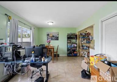 Main picture of 1090 NW 16th St