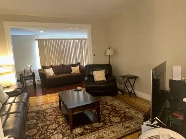 Main picture of 750 Irving Pl