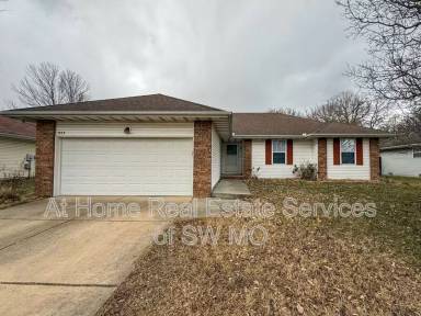 Main picture of 923 W Turnberry Blvd