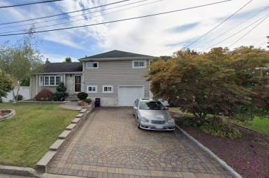 Main picture of 572 Benjamin Rd