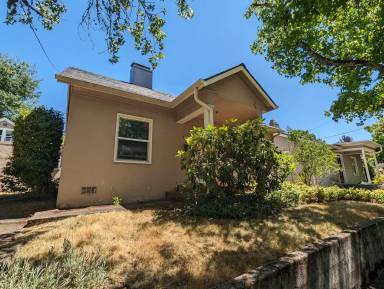 Main picture of 2417 Agate St