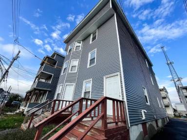 Main picture of 102 Albion St