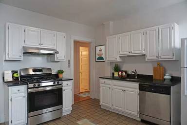 Main picture of 40 Calvin St