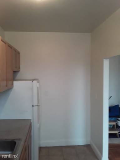 Main picture of 3040 Cruger Ave