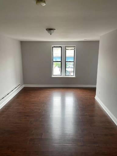 Main picture of 5849 Market St