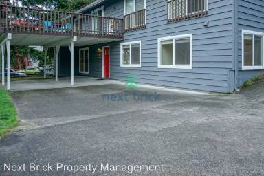 Main picture of 225 105th Ave SE