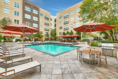 Main picture of 811 S Lamar Blvd