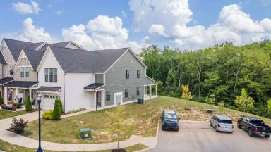 Main picture of 1569 Nickelby Pl