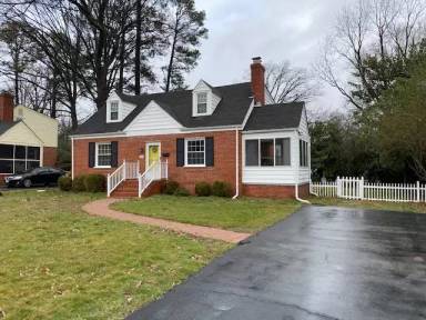 Main picture of 5202 Monument Ave