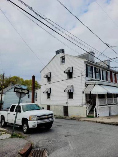 Main picture of 909 W Market St