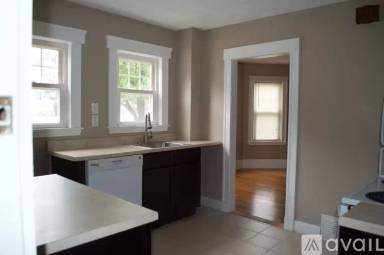 Main picture of 220 Hancock St