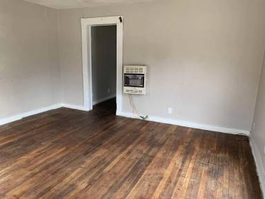 Main picture of 206 N Ross Ave