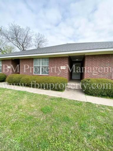 Main picture of 202 E Hinton St