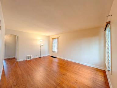 Main picture of 631 Balmoral Ave