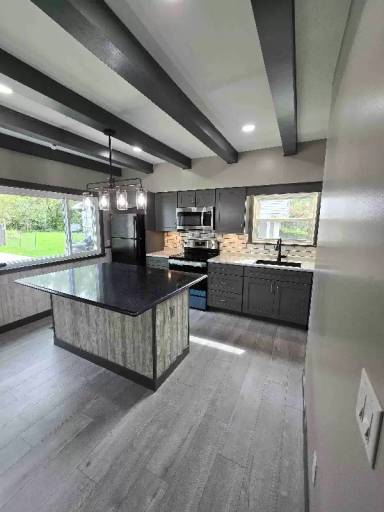 Main picture of 3204 Kylemore Rd