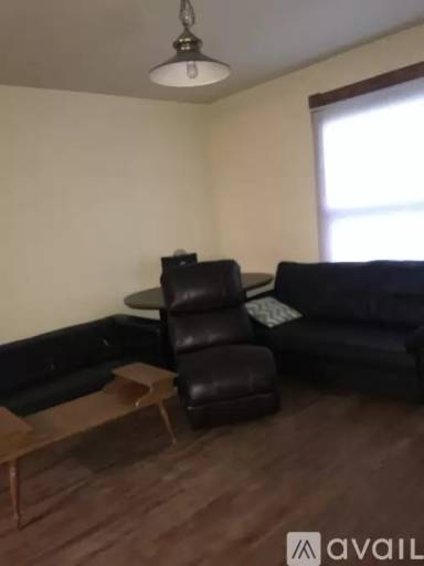 Main picture of 535 Walnut St