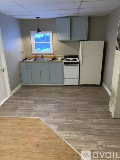Main picture of 608 W Mitchell St