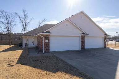 Main picture of 5802 Park Valley Cir