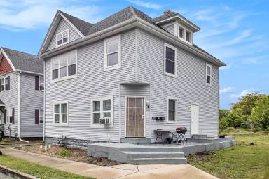 Main picture of 607 W Wayne St