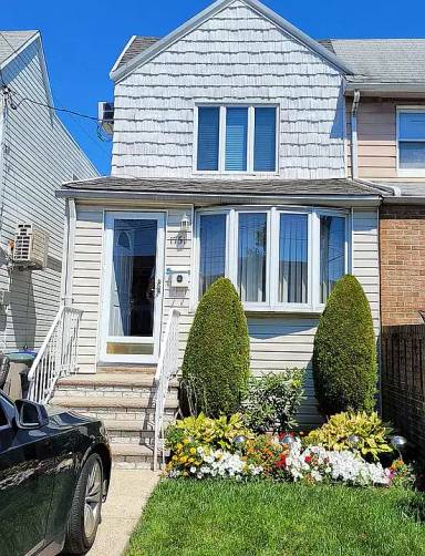 Main picture of 1751 E 37th St