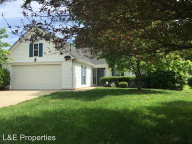 Main picture of 108 W Walnut Ave