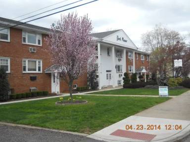 Main picture of 326 York Ave