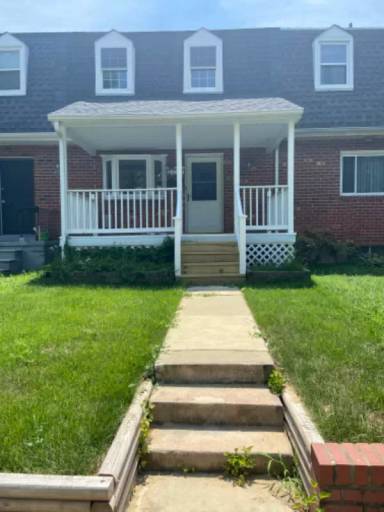Main picture of 640 Kingston Rd