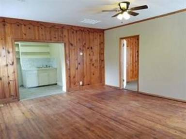 Main picture of 325 W Shawnee St