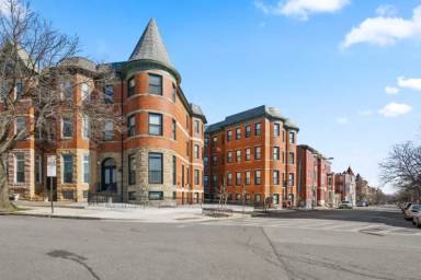 Main picture of 2201 Brookfield Ave