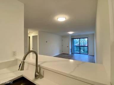 Main picture of 25 Webster Ave