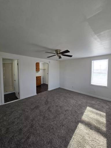 Main picture of 938 N Broadway Ave