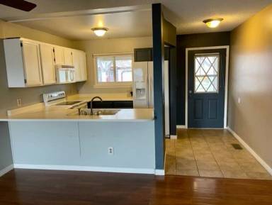Main picture of 6100 Fenton St