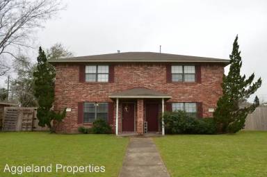 Main picture of 1904 Holleman Dr W