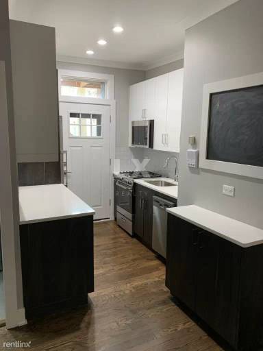 Main picture of 709 W Barry Ave