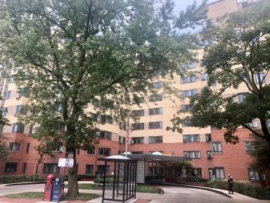 Main picture of 5044 N Marine Dr
