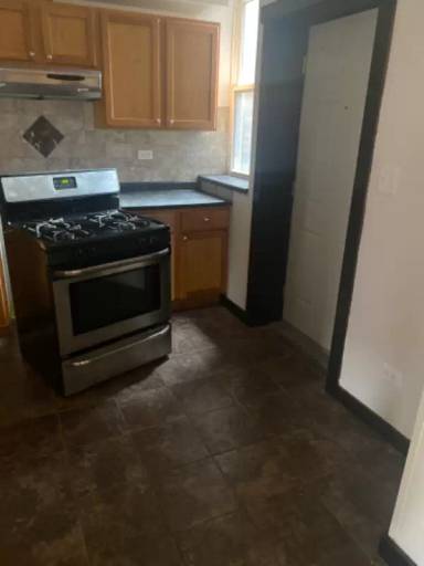 Main picture of 8127 S Ingleside Ave