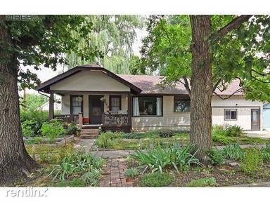Main picture of 612 W Oak St