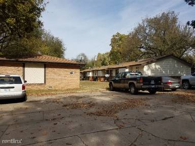 Main picture of 210 E Main St