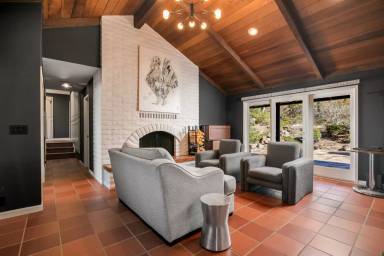 Main picture of 2073 Elevado Rd