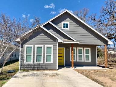 Main picture of 1527 Geronimo Trl