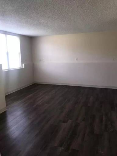 Main picture of 303 Melody Ln