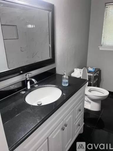 Main picture of 507 Everett St