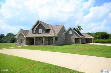 Main picture of 250 County Road 453