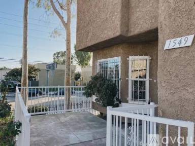 Main picture of 1549 W Jefferson Blvd