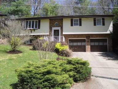 Main picture of 205 Autumn Dr