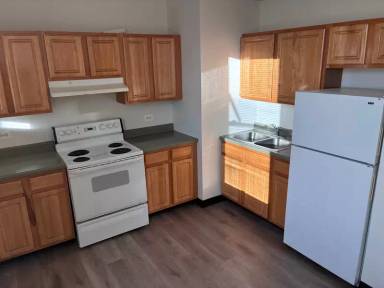 Main picture of 5647 W Madison St