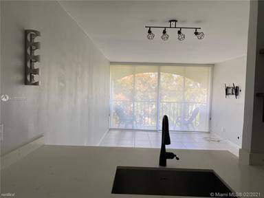 Main picture of 2160 SW 16th Ave