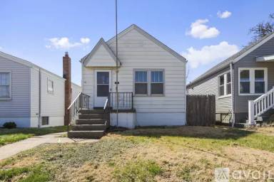Main picture of 6048 Fyler Ave