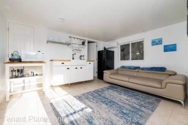 Main picture of 3553 Keating St