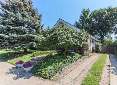 Main picture of 4805 Mercier St